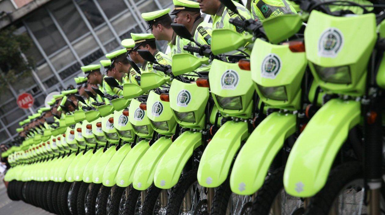 Motos de la policía nacional en fila