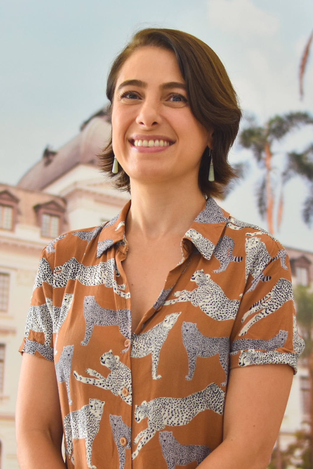 Foto de Verónica Uribe, jefe de Mantenimiento. Se encuentra de frente sonriendo.