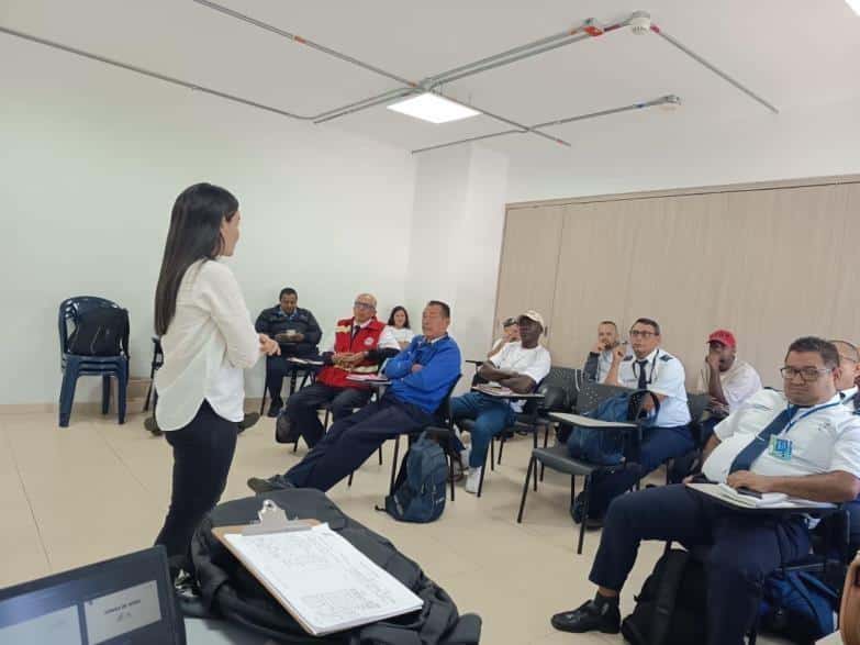 Concesionario GIT Masivo Capacitación a Operadores en lengua de señas colombianas 16 de octubre 2025