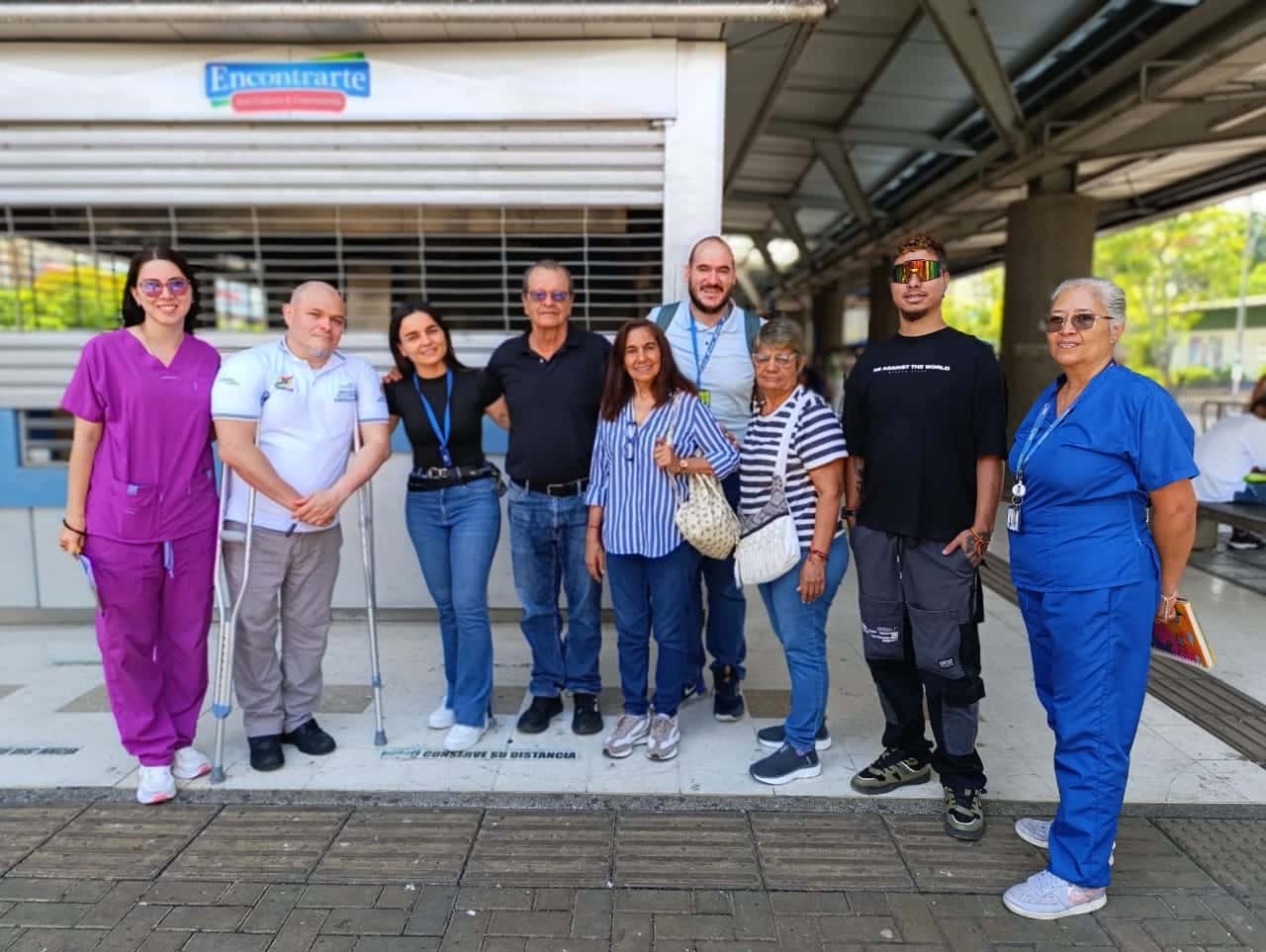 Nicolás Posada, líder del programa. Durante el trayecto por estaciones como Américas, Prados del Norte y Torre de Cali, el equipo evaluó barreras físicas y comunicativas, asimismo, la jornada contó con el apoyo de Lucero Robledo en interpretación de Lengua de Señas Colombiana y Andrés Higuita en la validación del marco legal de inclusión.