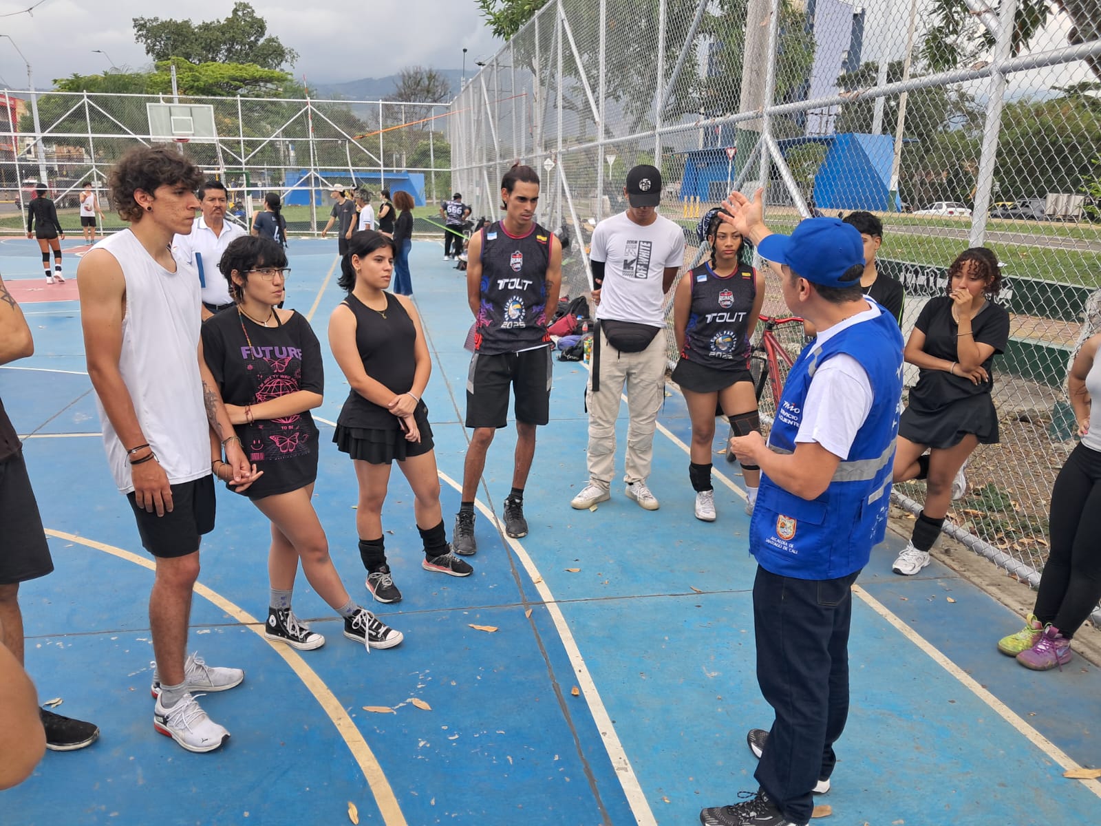 el equipo de Cultura MIO y Gestión Social llevó a cabo una jornada pedagógica y deportiva el pasado 19 de abril de 2026 en el parque Estación Los Guaduales.