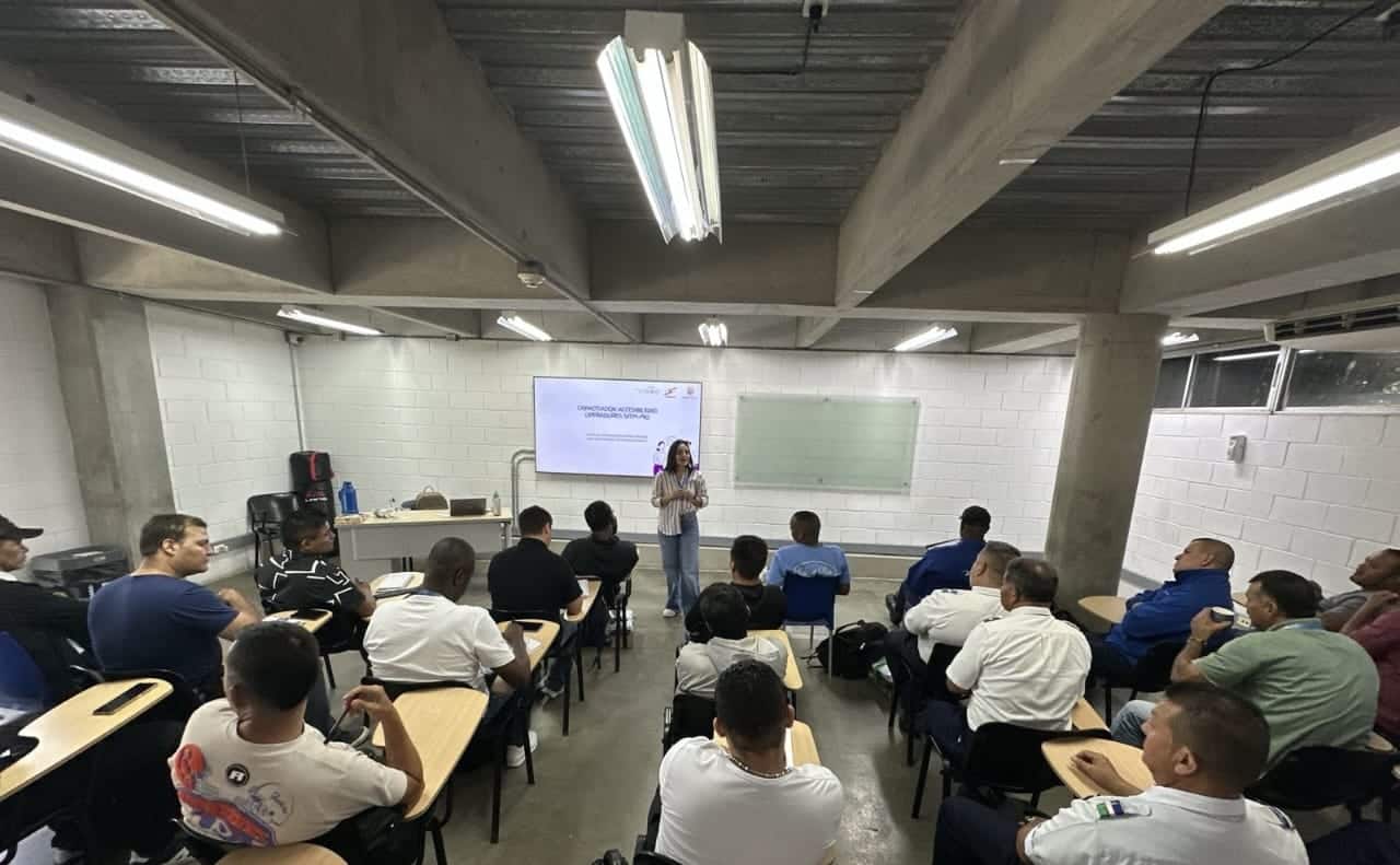 El personal del concesionario ETM recibió una capacitación integral por parte del equipo de Cultura MIO y Gestión Social de Metro Cali, enfocada en accesibilidad, convivencia ciudadana y prevención de violencias basadas en género.