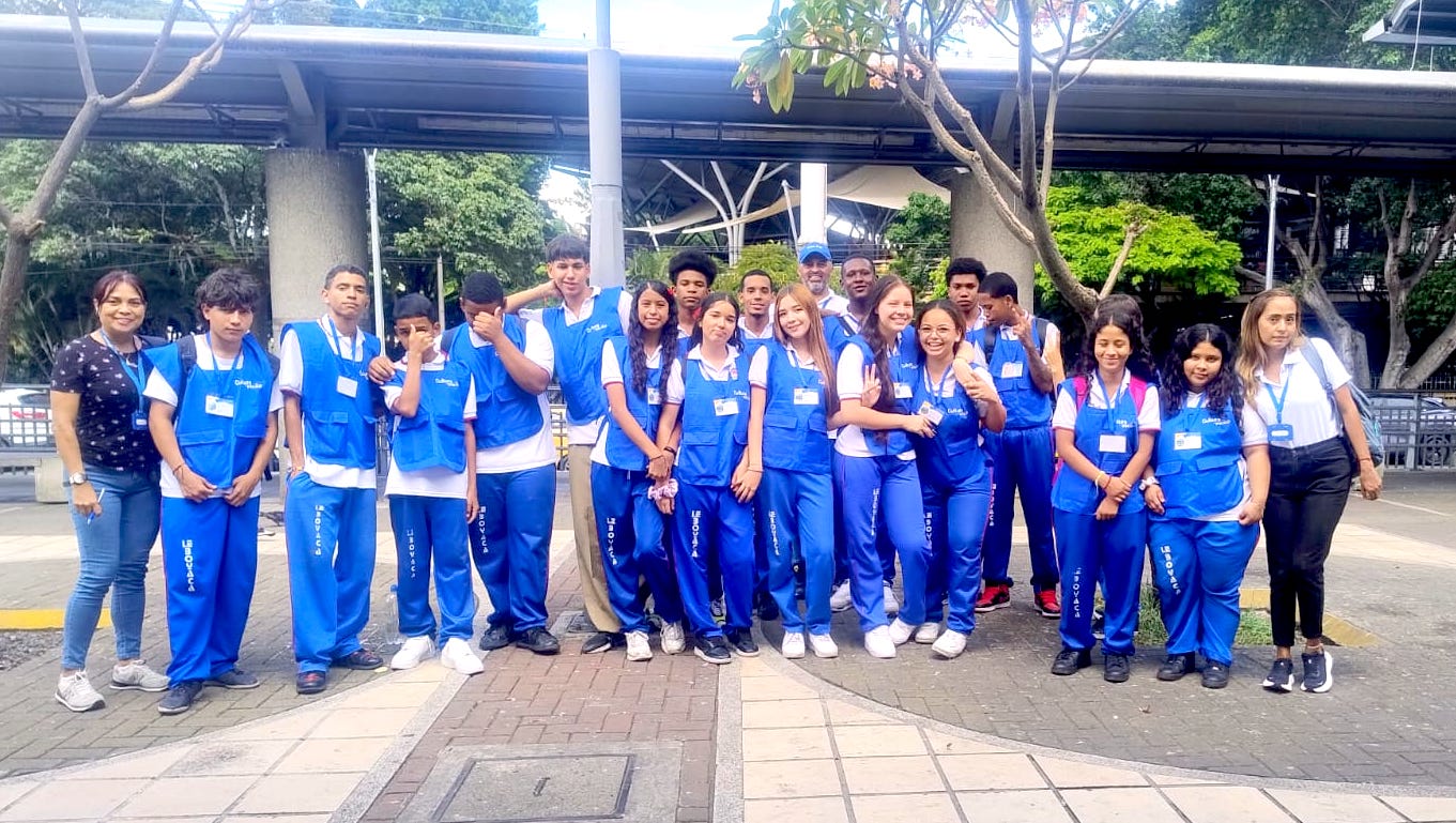 estudiantes de la Institución Educativa Nuevo Latir participaron durante abril en una jornada intensiva de formación del programa Escuela MIO.