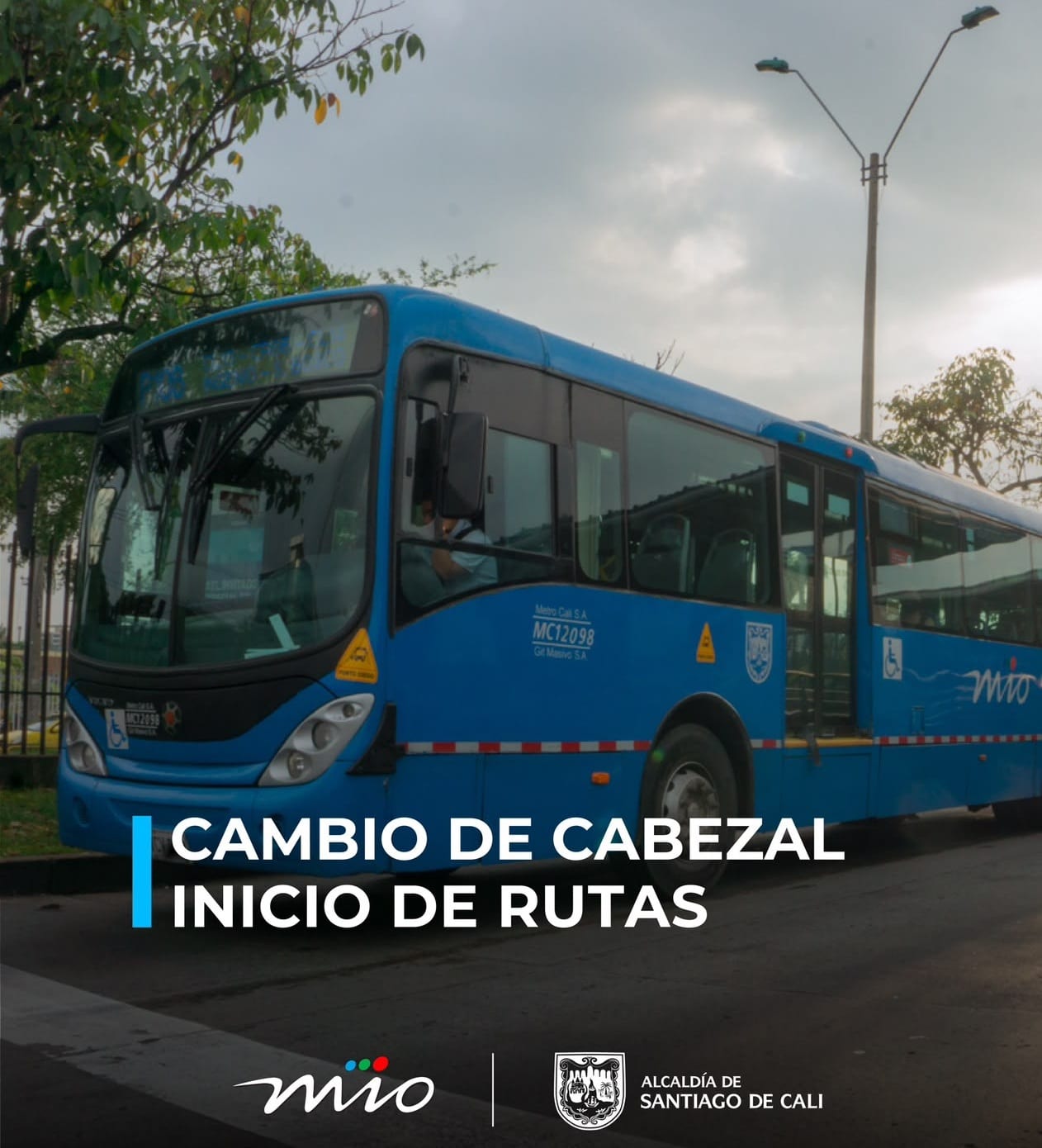 Foto en la cual se un bus del MIO y el texto: cambio de cabezal, inicio de rutas.