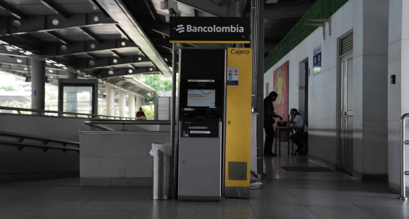 Cajero Bancolombia en las estaciones del MIO